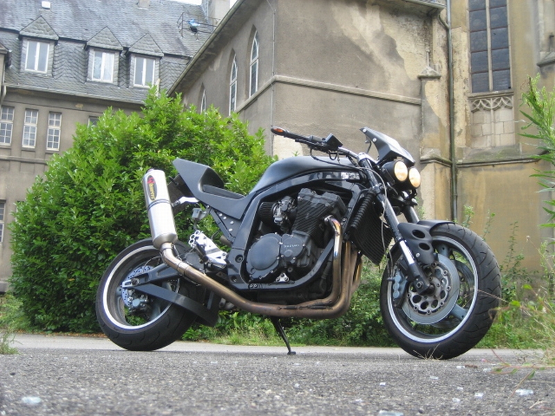 Suzuki - GSXR 1100 Streetfighter